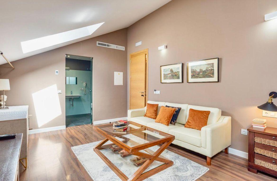 Nosotros whatsapp image 2025 10 16 at 19.44.49 (1)